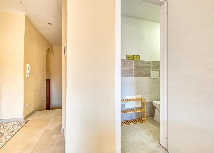 Finestra Sul Duomo - Happy